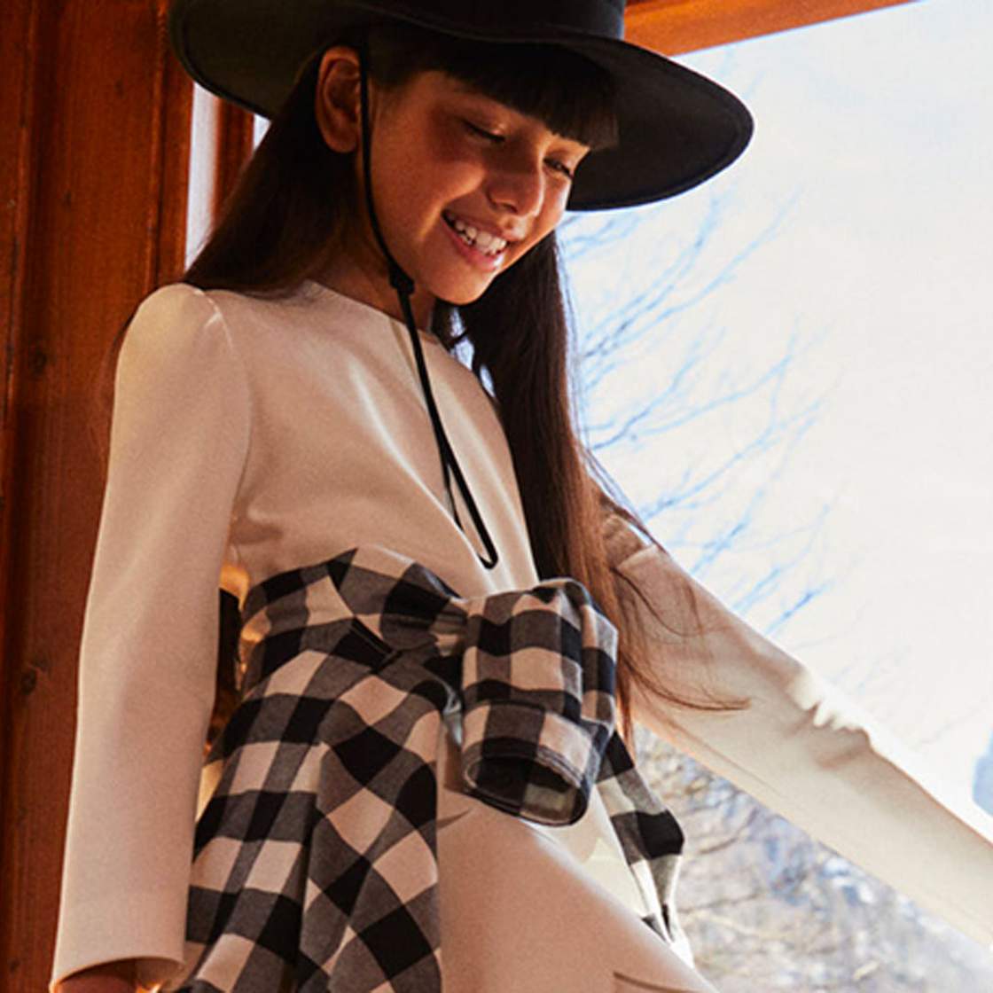 Il Gufo model white dress