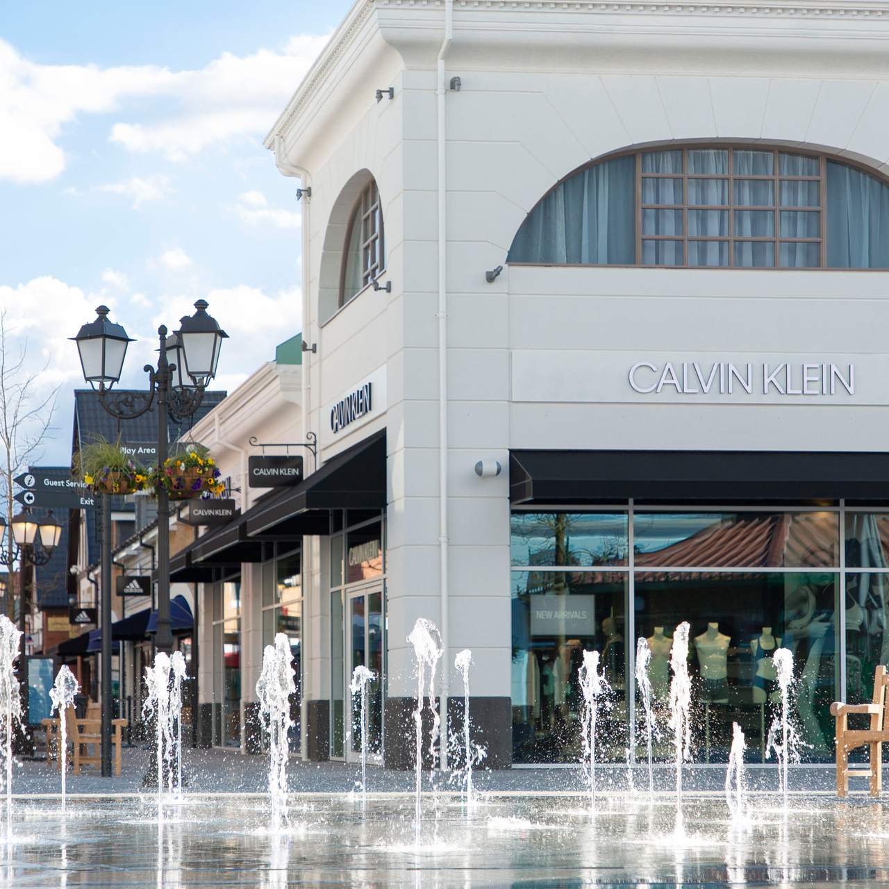 Silent video of Day Out at West Midlands Designer Outlet"
