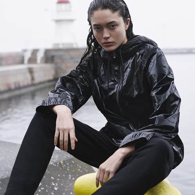 Armani spotlight carousel block 1080x1080 3.jpg