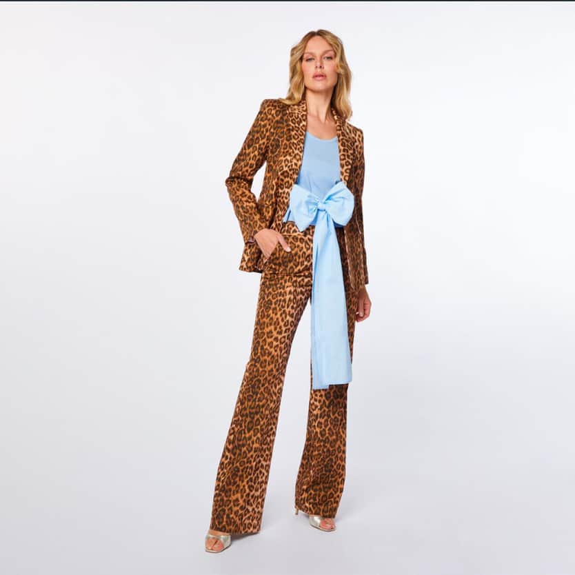 Blumarine spotlight carousel block 1080x1080 5.jpg