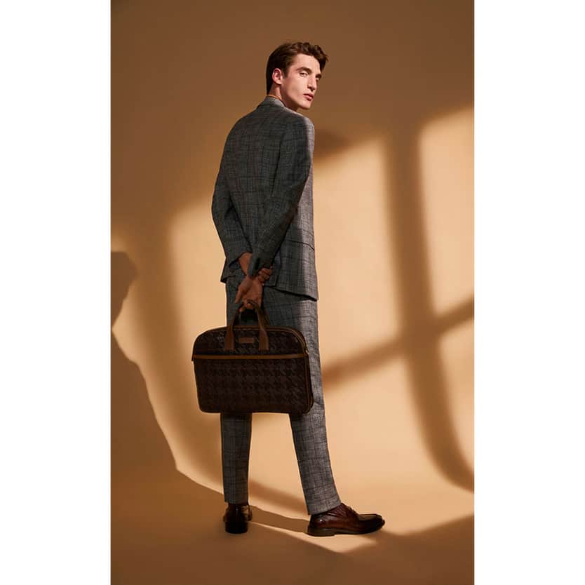 Corneliani-spotlight-carousel-block-1080x1080-1