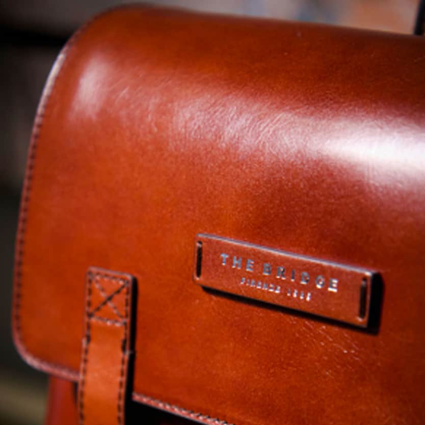 The bridge leather bag