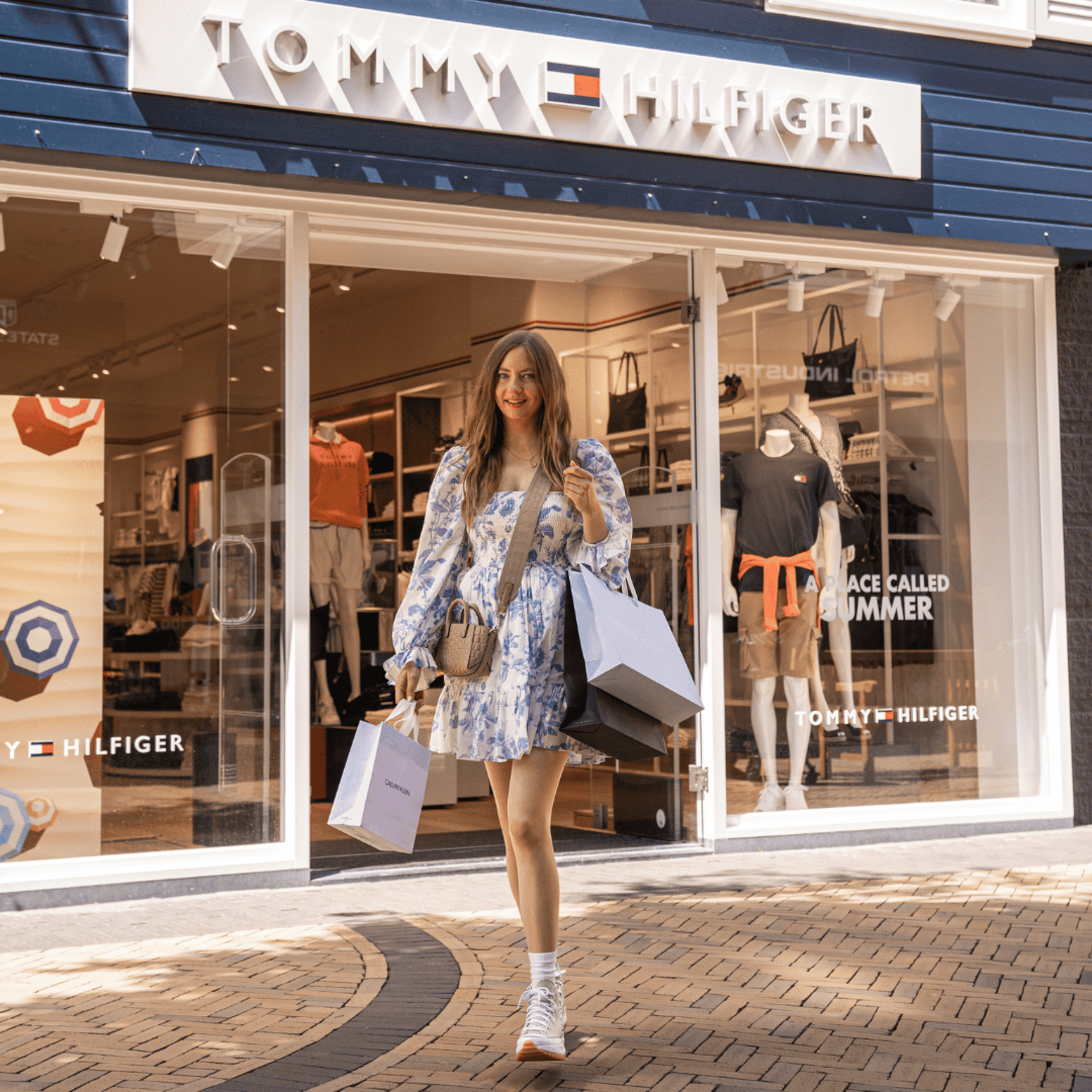 Shopping in front of Tommy Hilfiger