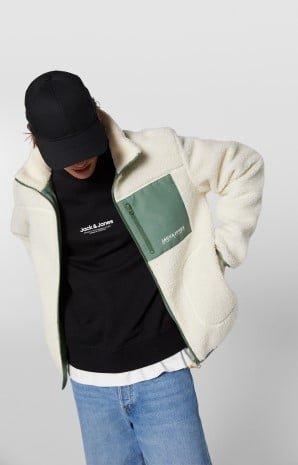 item.ImageAlternativeTextWithFallback